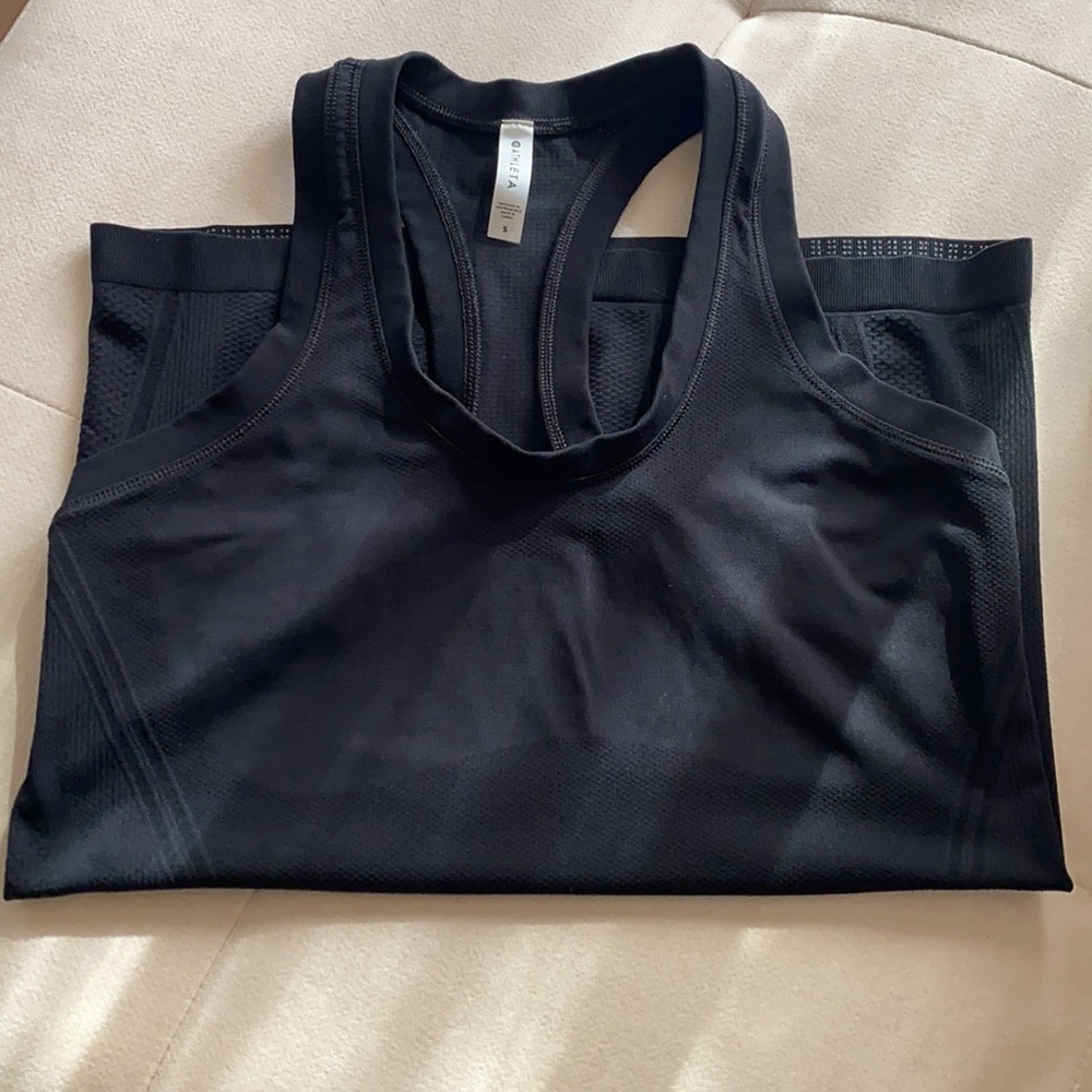 Athleta Momentum Tank in Black